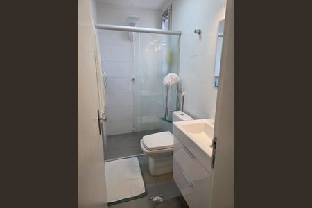 Apartamento para alugar com 65m², 2 quartos e 1 vaga Apartamento para alugar com 65m², 2 quartos e 1 vagaBanheiro