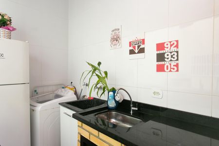 Casa à venda com 100m², 3 quartos e 2 vagas Casa à venda com 100m², 3 quartos e 2 vagasÁrea de Serviço