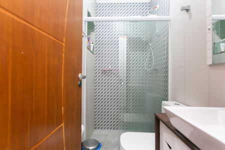 Casa à venda com 100m², 3 quartos e 2 vagas Casa à venda com 100m², 3 quartos e 2 vagasBanheiro 2