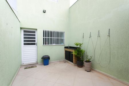 Casa à venda com 100m², 3 quartos e 2 vagas Casa à venda com 100m², 3 quartos e 2 vagasÁrea Externa