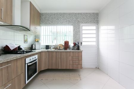 Casa à venda com 100m², 3 quartos e 2 vagas Casa à venda com 100m², 3 quartos e 2 vagasCozinha - Armários