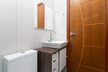 Casa à venda com 100m², 3 quartos e 2 vagas Casa à venda com 100m², 3 quartos e 2 vagasBanheiro 2