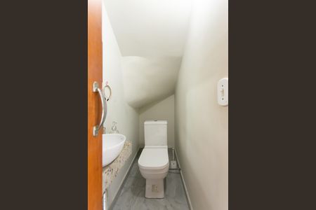 Casa à venda com 100m², 3 quartos e 2 vagas Casa à venda com 100m², 3 quartos e 2 vagasLavabo