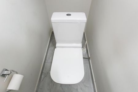 Casa à venda com 100m², 3 quartos e 2 vagas Casa à venda com 100m², 3 quartos e 2 vagasLavabo