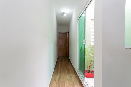 Casa à venda com 100m², 3 quartos e 2 vagas Casa à venda com 100m², 3 quartos e 2 vagasCorredor