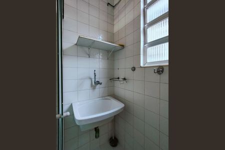 Apartamento à venda com 28m², 1 quarto e sem vaga Apartamento à venda com 28m², 1 quarto e sem vagaBanheiro Corredor