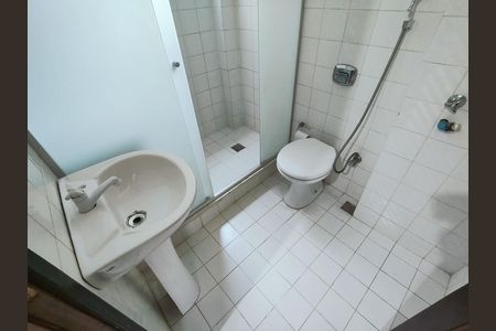 Apartamento à venda com 28m², 1 quarto e sem vaga Apartamento à venda com 28m², 1 quarto e sem vagaBanheiro Corredor