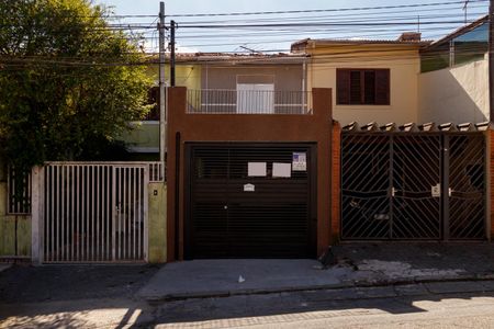 Casa para alugar com 93m², 2 quartos e 1 vaga Casa para alugar com 93m², 2 quartos e 1 vagaFachada