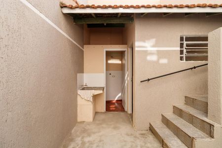 Casa para alugar com 93m², 2 quartos e 1 vaga Casa para alugar com 93m², 2 quartos e 1 vagaQuintal e Área de Serviço