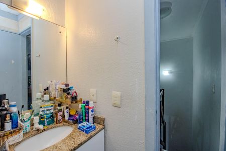 Casa de condomínio à venda com 86m², 3 quartos e 1 vaga Casa de condomínio à venda com 86m², 3 quartos e 1 vagaBanheiro Corredor / Suíte Americana