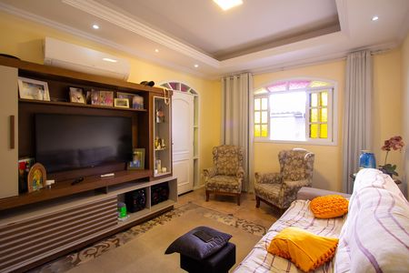 Sala de casa para alugar com 2 quartos, 360m² em Pacheco, São Gonçalo
