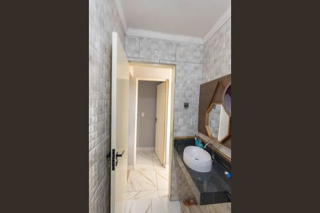Casa à venda com 182m², 3 quartos e 2 vagasBanheiro
