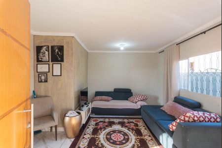 Casa à venda com 182m², 3 quartos e 2 vagasSala
