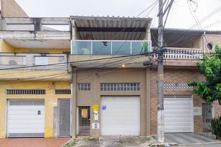 Casa para alugar com 180m², 3 quartos e 1 vaga Casa para alugar com 180m², 3 quartos e 1 vagaFachada