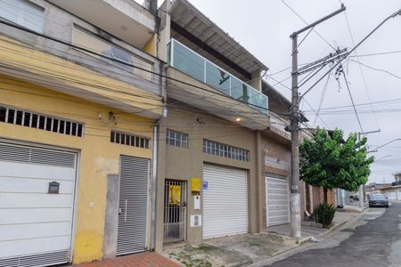 Casa para alugar com 180m², 3 quartos e 1 vaga Casa para alugar com 180m², 3 quartos e 1 vagaFachada