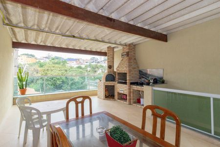 Casa para alugar com 180m², 3 quartos e 1 vaga Casa para alugar com 180m², 3 quartos e 1 vagaVaranda Sala