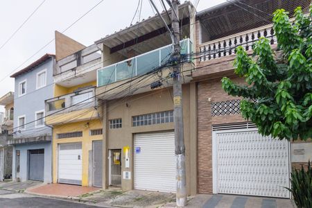Casa para alugar com 180m², 3 quartos e 1 vaga Casa para alugar com 180m², 3 quartos e 1 vagaFachada