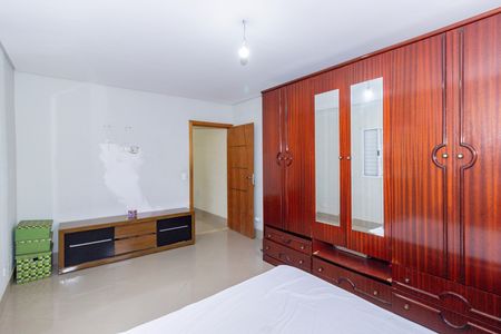 Casa para alugar com 180m², 3 quartos e 1 vaga Casa para alugar com 180m², 3 quartos e 1 vagaQuarto 1