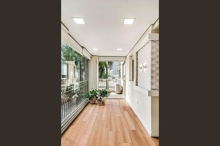 Apartamento à venda com 76m², 2 quartos e 2 vagas Apartamento à venda com 76m², 2 quartos e 2 vagasVaranda