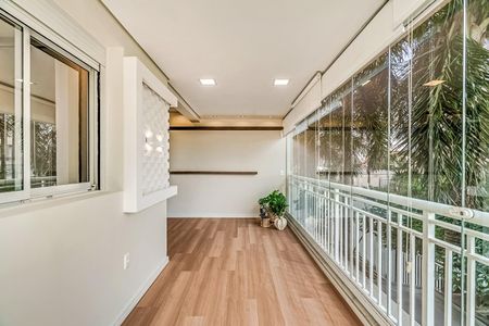 Apartamento à venda com 76m², 2 quartos e 2 vagas Apartamento à venda com 76m², 2 quartos e 2 vagasVaranda