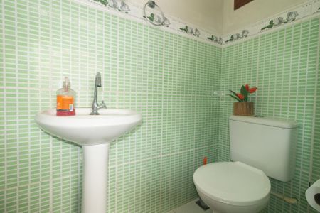 Banheiro Social 2 de casa para alugar com 2 quartos, 120m² em Jardim Palmares, Rio de Janeiro