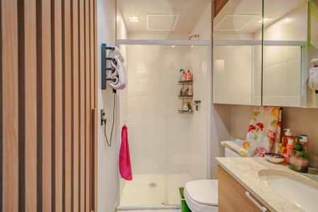 Banheiro de kitnet/studio para alugar com 1 quarto, 24m² em Butantã, São Paulo