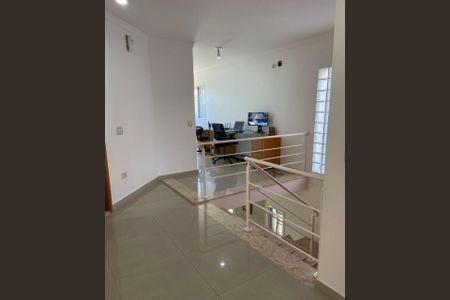 Casa à venda com 240m², 3 quartos e 4 vagasAREA INTERNA