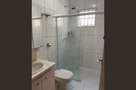 Casa à venda com 240m², 3 quartos e 4 vagasWC C/ BOX