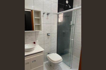 Casa à venda com 240m², 3 quartos e 4 vagasWC C/ BOX