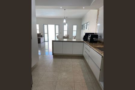Casa à venda com 240m², 3 quartos e 4 vagasCOZINHA