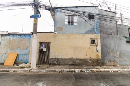 Casa para alugar com 40m², 1 quarto e sem vaga Casa para alugar com 40m², 1 quarto e sem vagaFachada + Placa