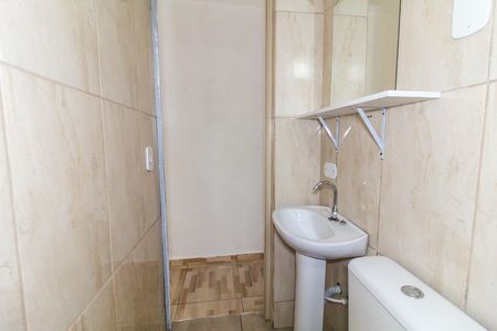Banheiro de casa para alugar com 1 quarto, 40m² em Jardim Moreno, São Paulo