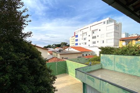 Vista de casa à venda com 5 quartos, 328m² em Pampulha, Belo Horizonte