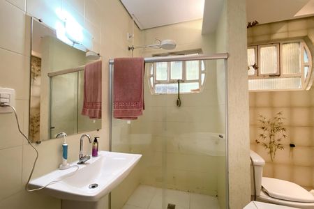 Banheiro da Suíte 1 de casa à venda com 5 quartos, 328m² em Pampulha, Belo Horizonte