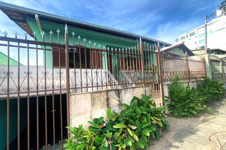 Fachada de casa à venda com 5 quartos, 328m² em Pampulha, Belo Horizonte