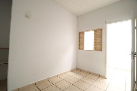 Casa para alugar com 90m², 2 quartos e 1 vagaQuarto 