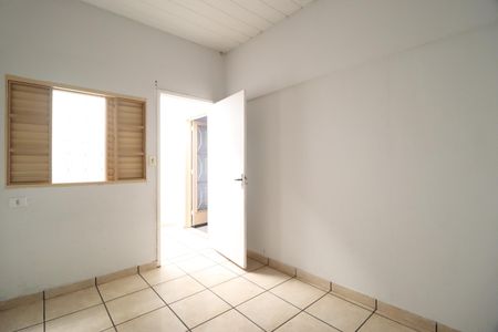 Casa para alugar com 90m², 2 quartos e 1 vagaQuarto 