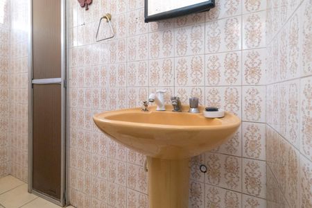 Casa à venda com 120m², 2 quartos e 2 vagas Casa à venda com 120m², 2 quartos e 2 vagasBanheiro