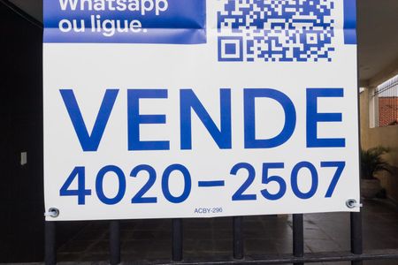Casa à venda com 120m², 2 quartos e 2 vagas Casa à venda com 120m², 2 quartos e 2 vagasPlaca