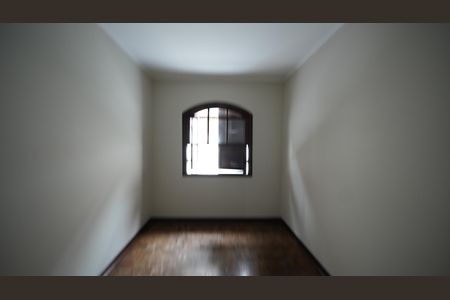 Casa à venda com 199m², 3 quartos e 4 vagasQuarto 2