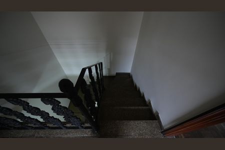 Casa à venda com 199m², 3 quartos e 4 vagasEscada