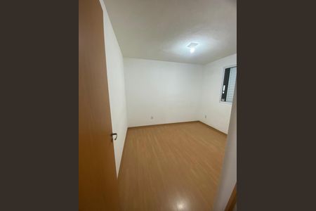 Quarto de apartamento para alugar com 2 quartos, 43m² em Chácara Holiday, Suzano