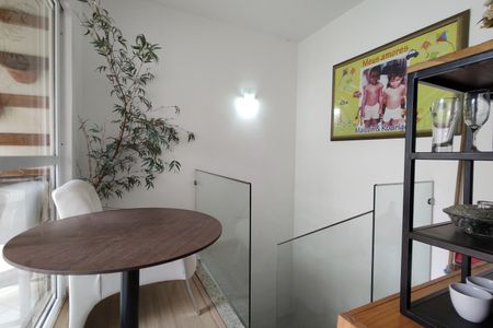 Casa de condomínio à venda com 116m², 3 quartos e 1 vagaHall social