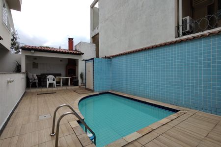 Casa de condomínio à venda com 116m², 3 quartos e 1 vagaÁrea comum - Piscina