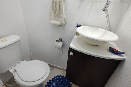 Casa de condomínio à venda com 116m², 3 quartos e 1 vagaLavabo