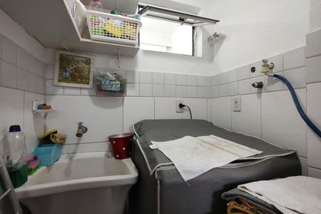 Casa de condomínio à venda com 116m², 3 quartos e 1 vagaÁrea de Serviço