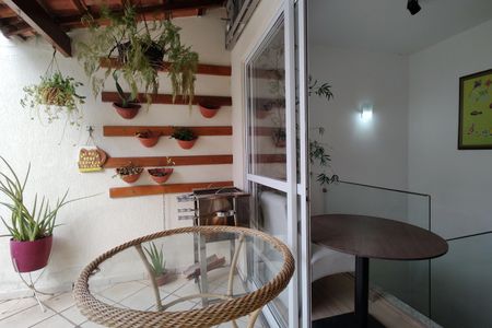 Casa de condomínio à venda com 116m², 3 quartos e 1 vagaTerraço