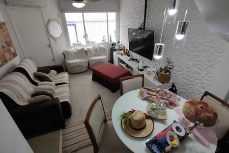 Casa de condomínio à venda com 116m², 3 quartos e 1 vagaSala