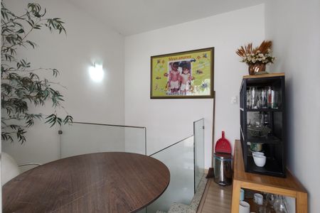 Casa de condomínio à venda com 116m², 3 quartos e 1 vagaHall social
