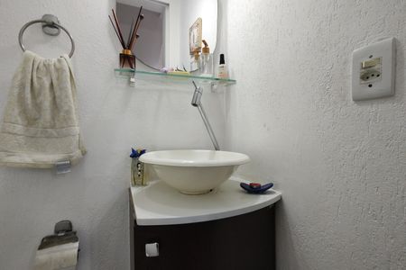 Casa de condomínio à venda com 116m², 3 quartos e 1 vagaLavabo